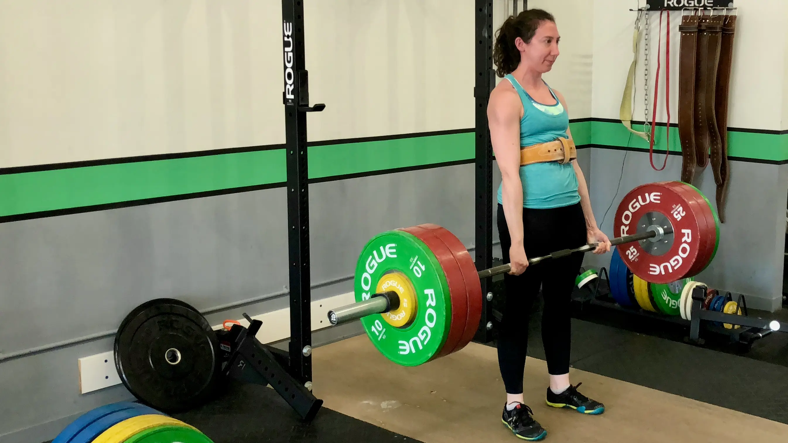 Christina deadlifting at Chicago Strength & Conditioning